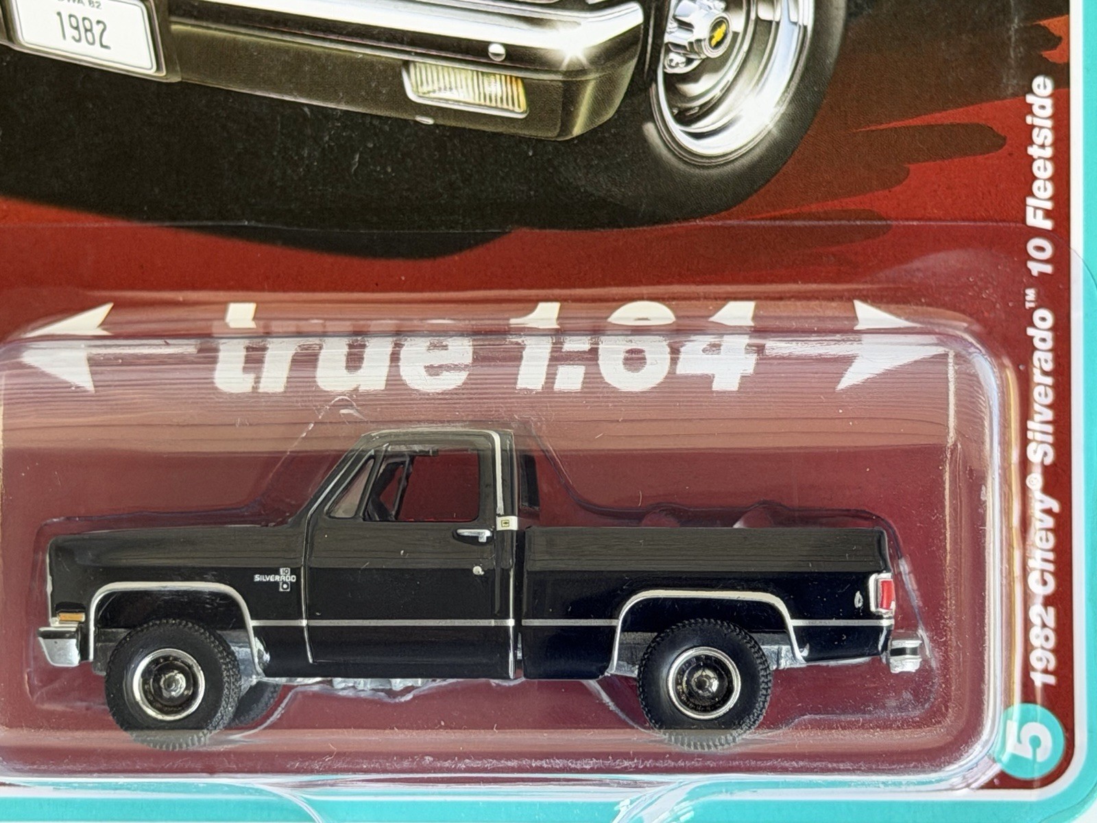 AutoWorld ~ 1982 Chevy Silverado 10 Fleetside ~ Black ~ Sameday Shipping