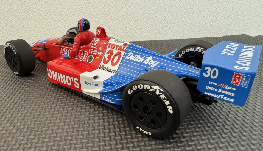 1/18 Replicarz 1990 Domino’s Indy 500 Win Aurie Luyendyk 18060 Limited