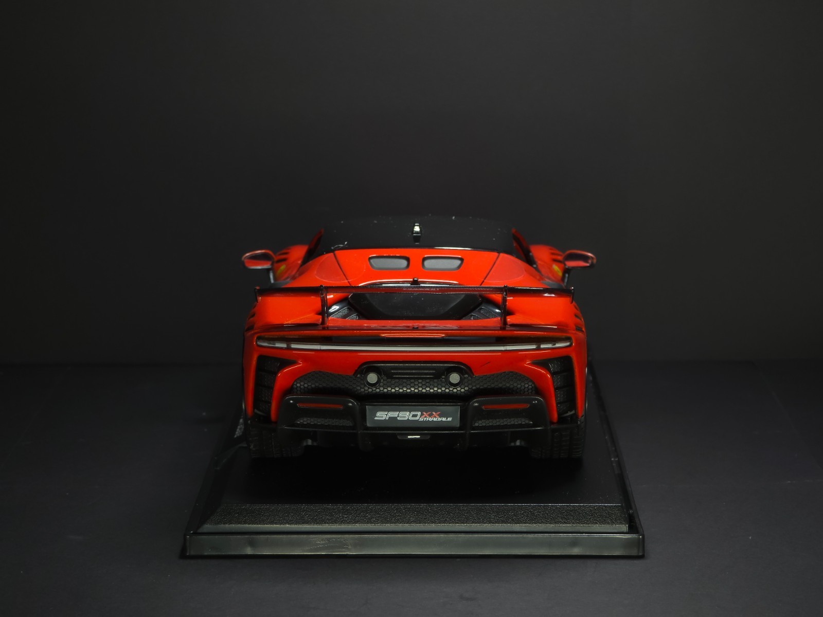 Ferrari SF90 XX Stradale 1:18 Maisto Exclusive Style Special Edition – Red