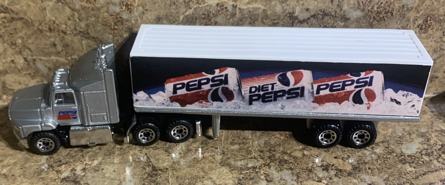Matchbox Super Rigs FedEx, HAWAIIAN PUNCH, M&M’s,OREO, PIZZA HUT, PEPSI LOT OF 7