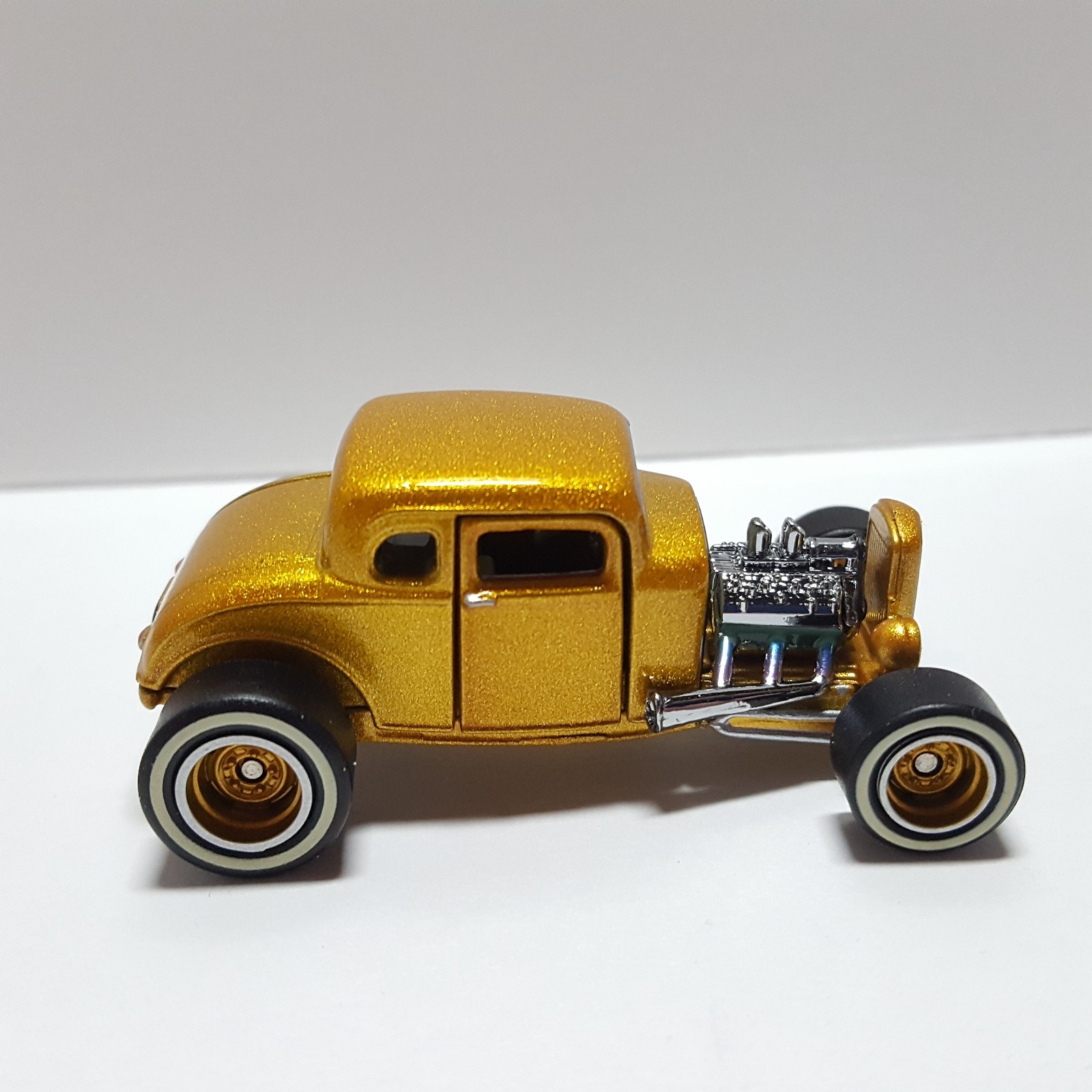 Hot Wheels RLC Metalflake Gold ’32 FORD Hot Rod w/ Real Riders – Mint Loose