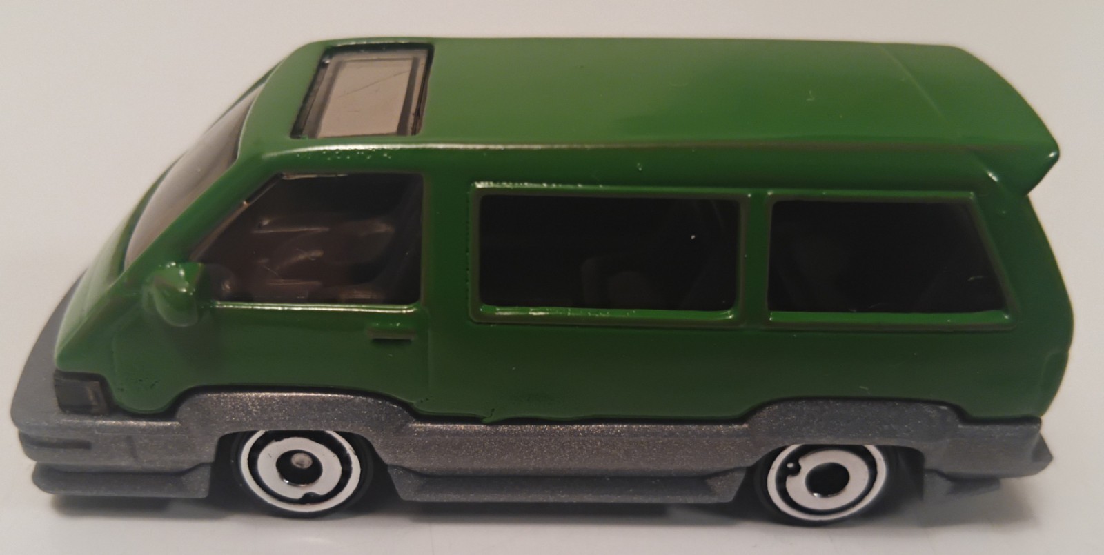 Hot Wheels: 1986 Toyota Van (Gone in Sixty Seconds Series 3-Momoko)