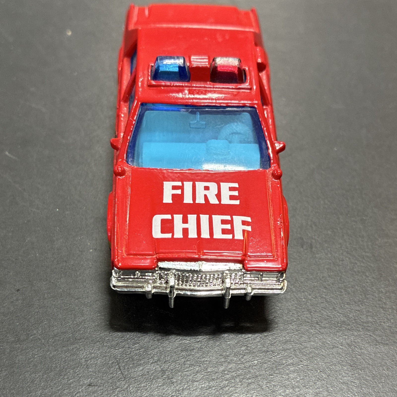 Matchbox 1:64 1987 Ford LTD Fire Chief Red Diecast Car Emergency Lights