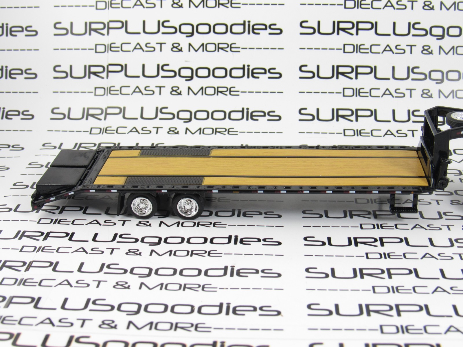 Greenlight 1:64 Black 2023 DODGE RAM 3500 Dually Flatbed w/Gooseneck Trailer