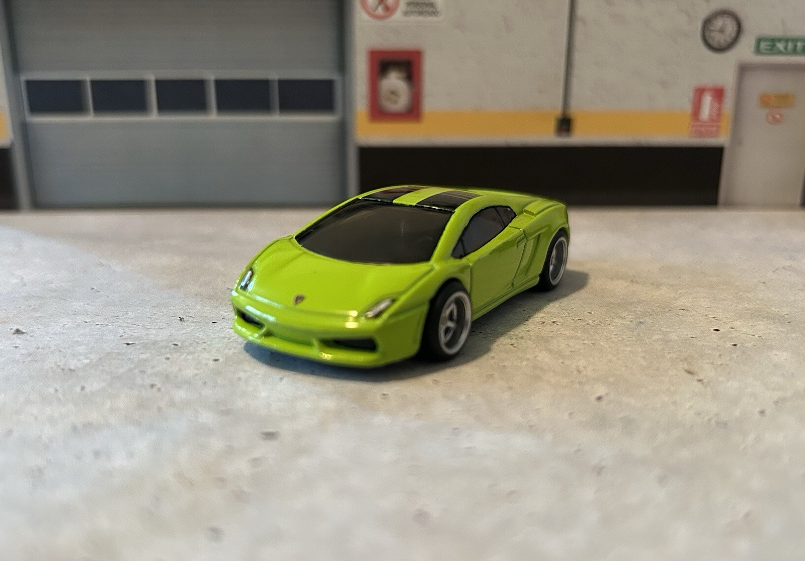 2010 Lamborghini Gallardo LP 570-4 L 1/64 Scale W/ Real Riders Tires On Spokes