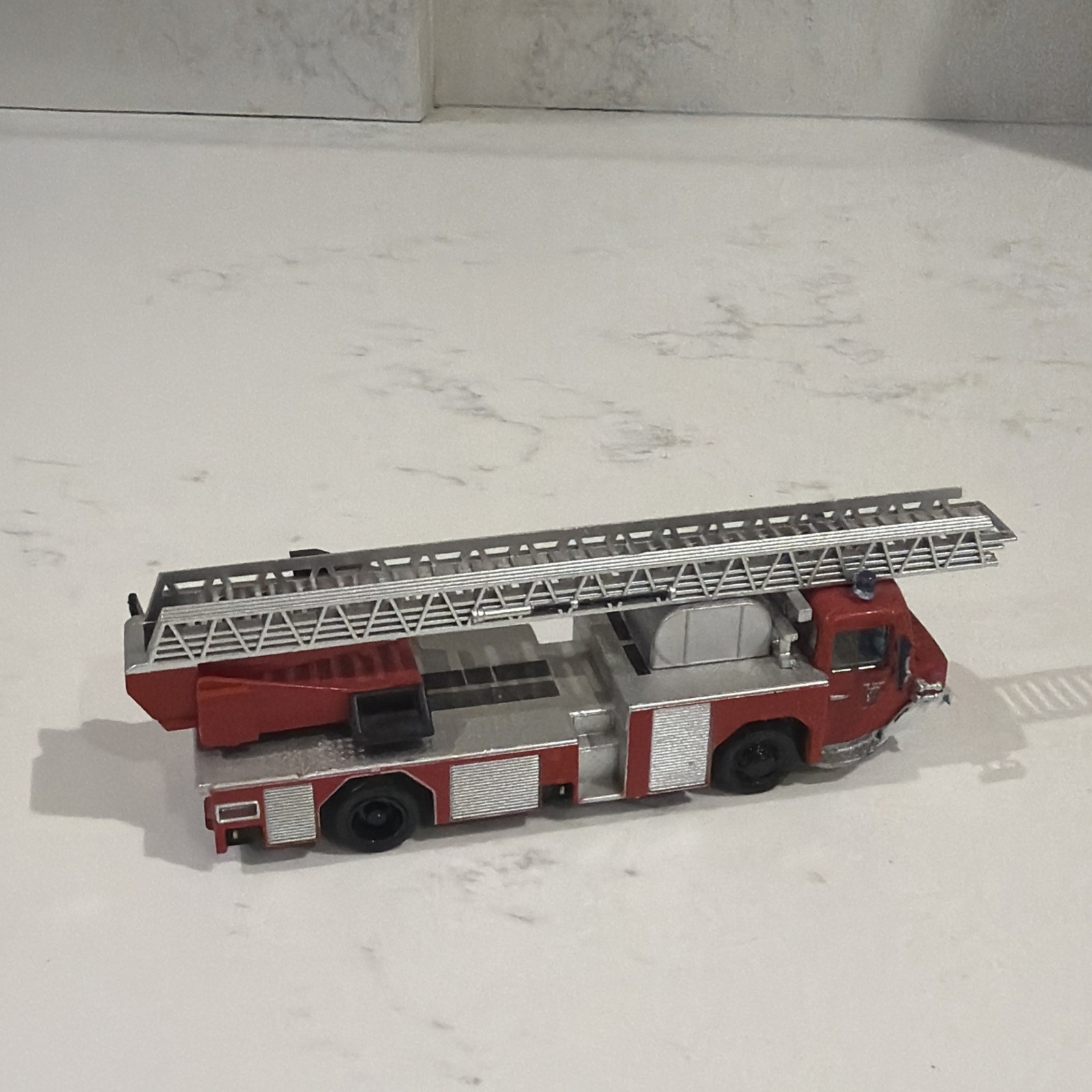 DLK 23-12 Iveco Magirus Fire Brigade Truck/Lorry Model Toy Diecast DeAgostini