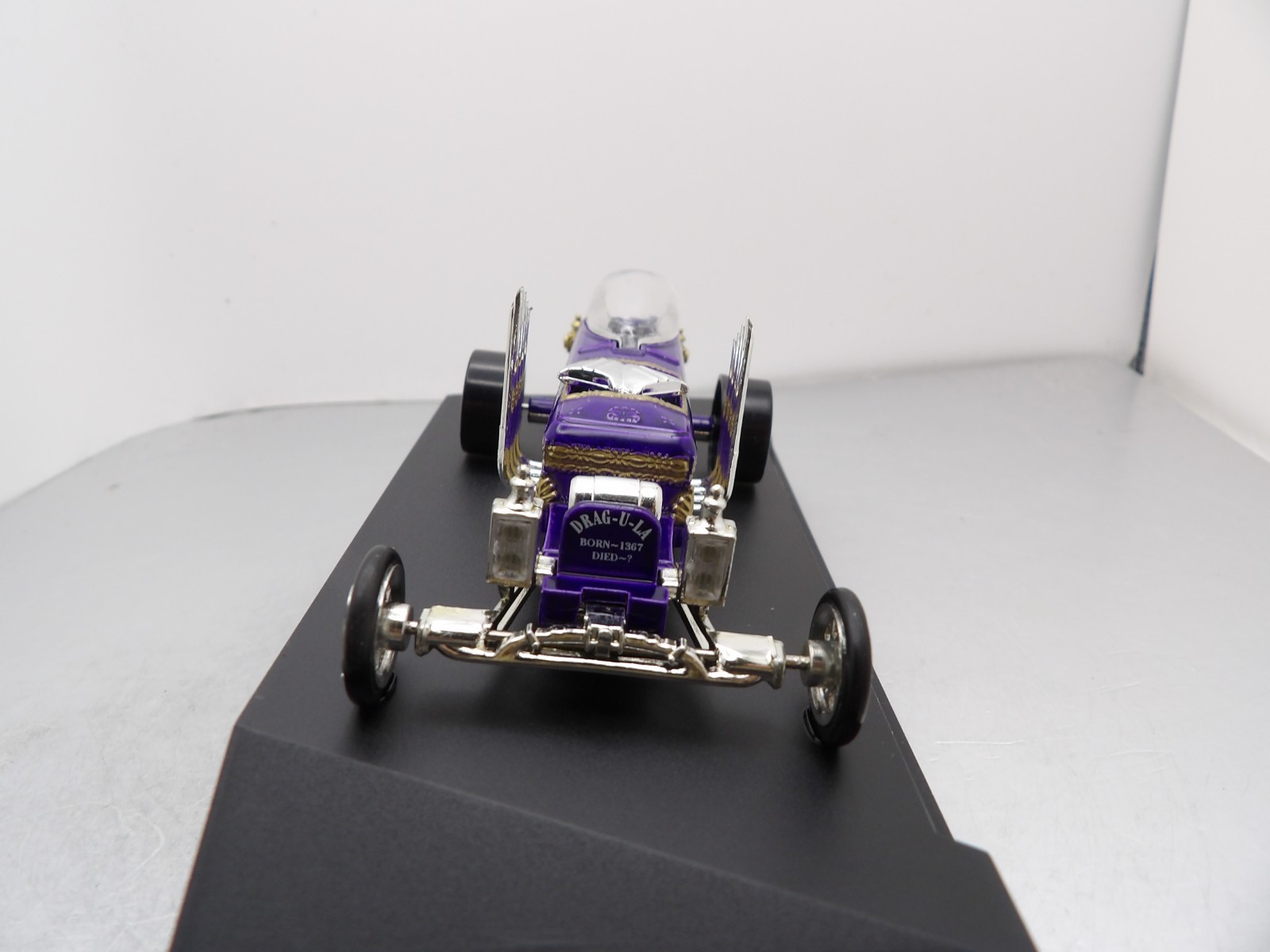 THE MUNSTERS DRAG-U-LA 1996 JOHNNY LIGHTNING MAGMAS 1:43 DIE-CAST
