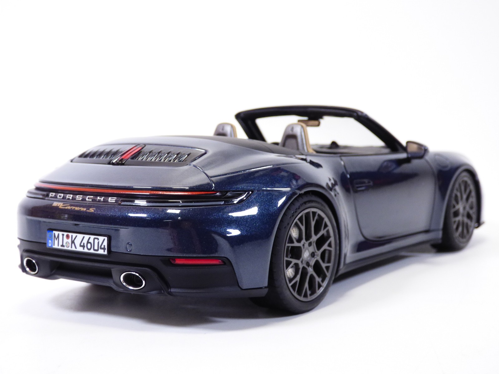 PORSCHE 911 – 992 CARRERA S cabriolet bleu Yachting 1/18 2025