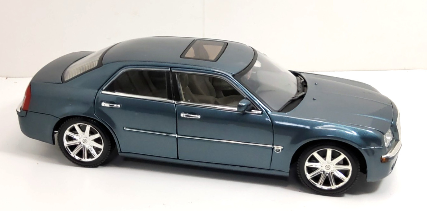 MOTORMAX 05 CHRYSLER 300C HEMI 1:18 DIECAST CAR American Graffitti No Box Dusty