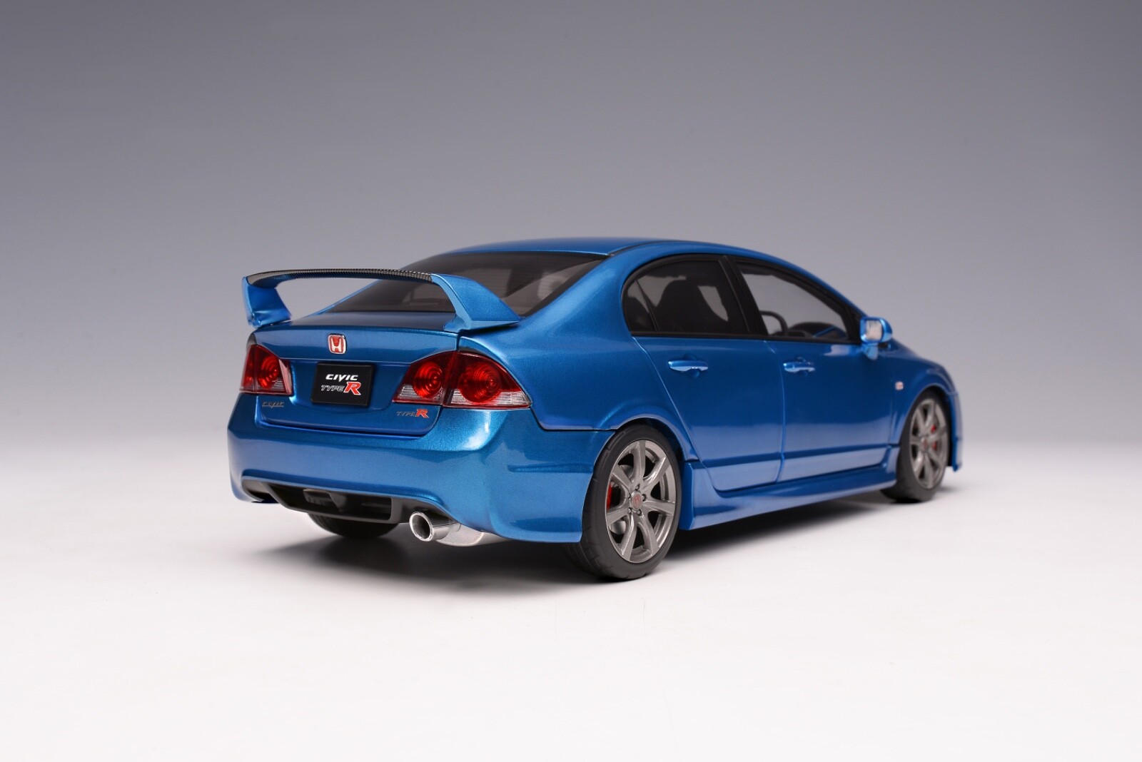 1/18 MotorHelix Honda Civic Type R ( FD2 ) RHD early Version Pearl Blue AB507