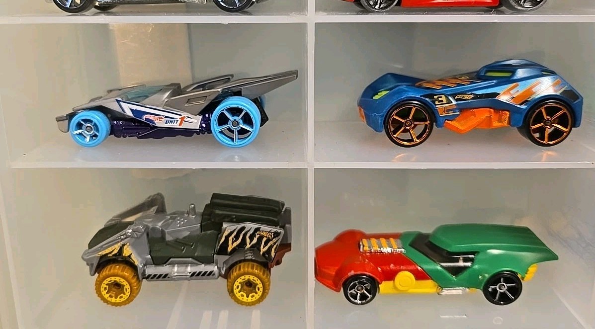 Lot of 20 Loose Hot Wheels Various Fantasy Vehicles Cars