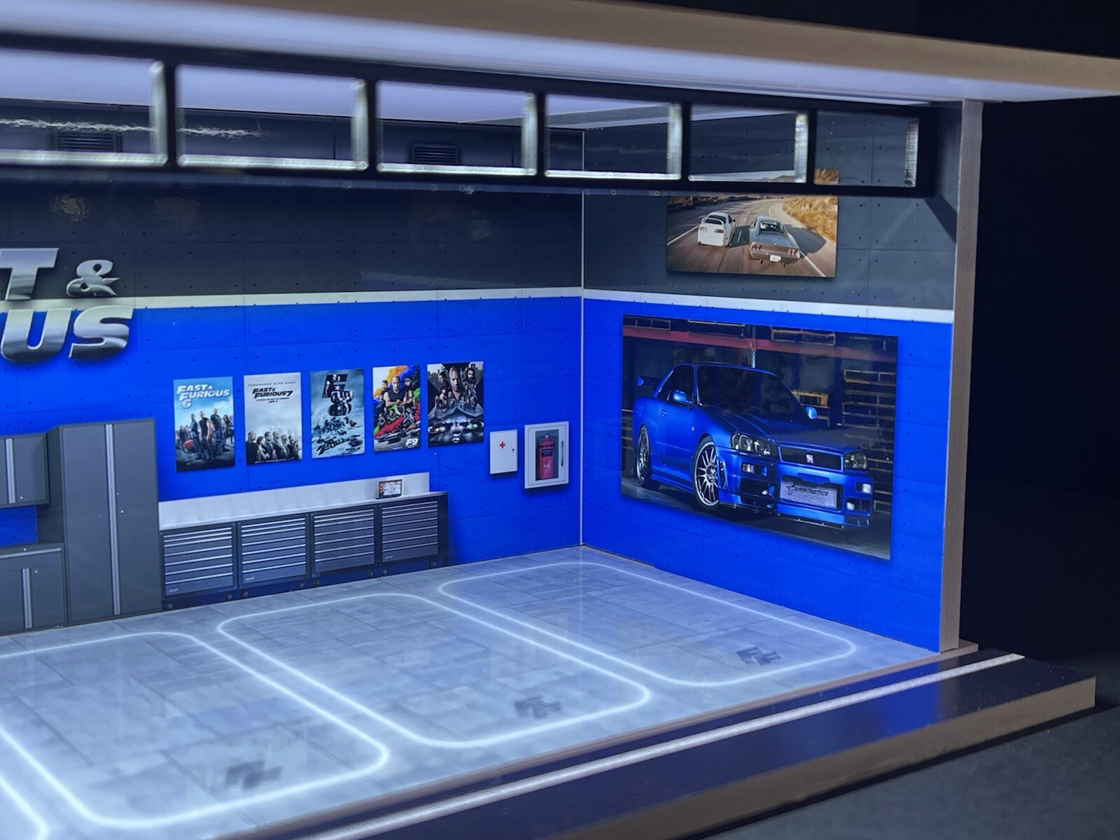 F&F Hot WheelZ Garage Theme 1:64 Model Garage Diorama LED Lighting! FAST SHIP