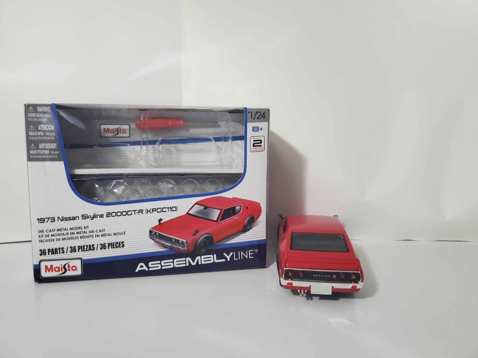 1-24 Maisto Assembly Line Die Cast Metal 73 Nissan Skyline New Build Super Nice