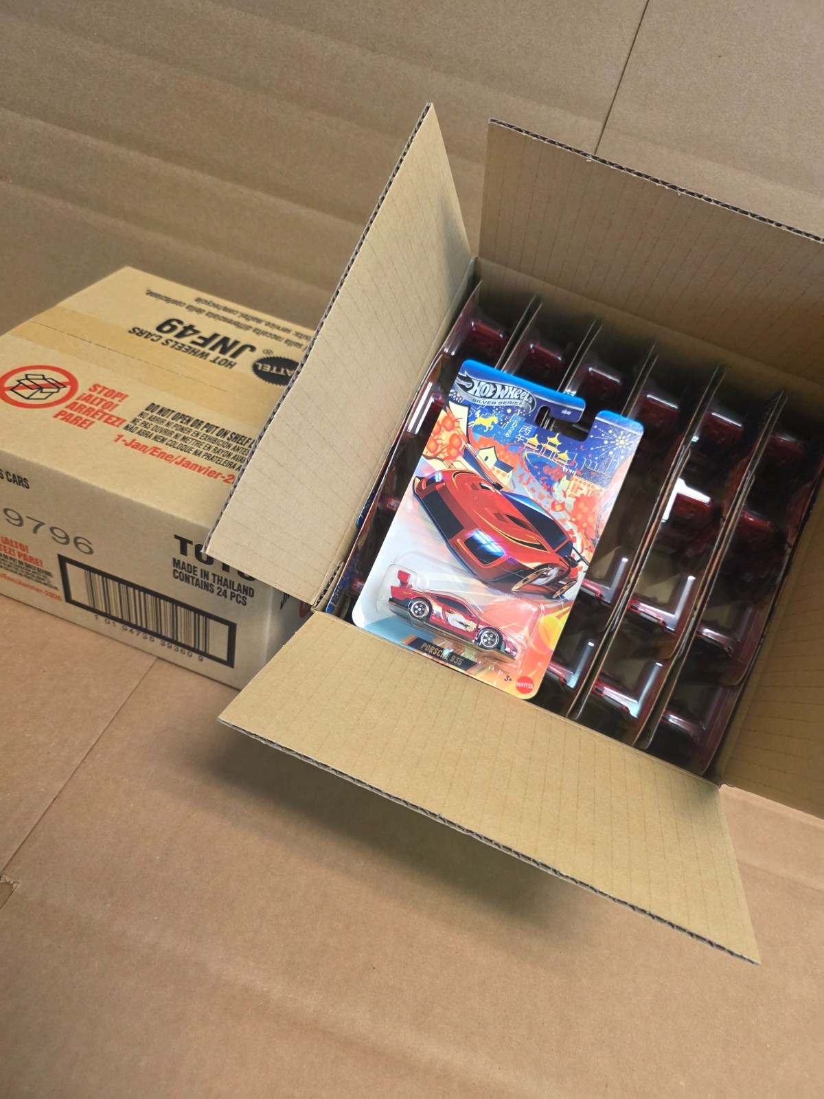 BRAND NEW FRESH CASE PULL – Hot Wheels Porsche 935 Lunar New Year
