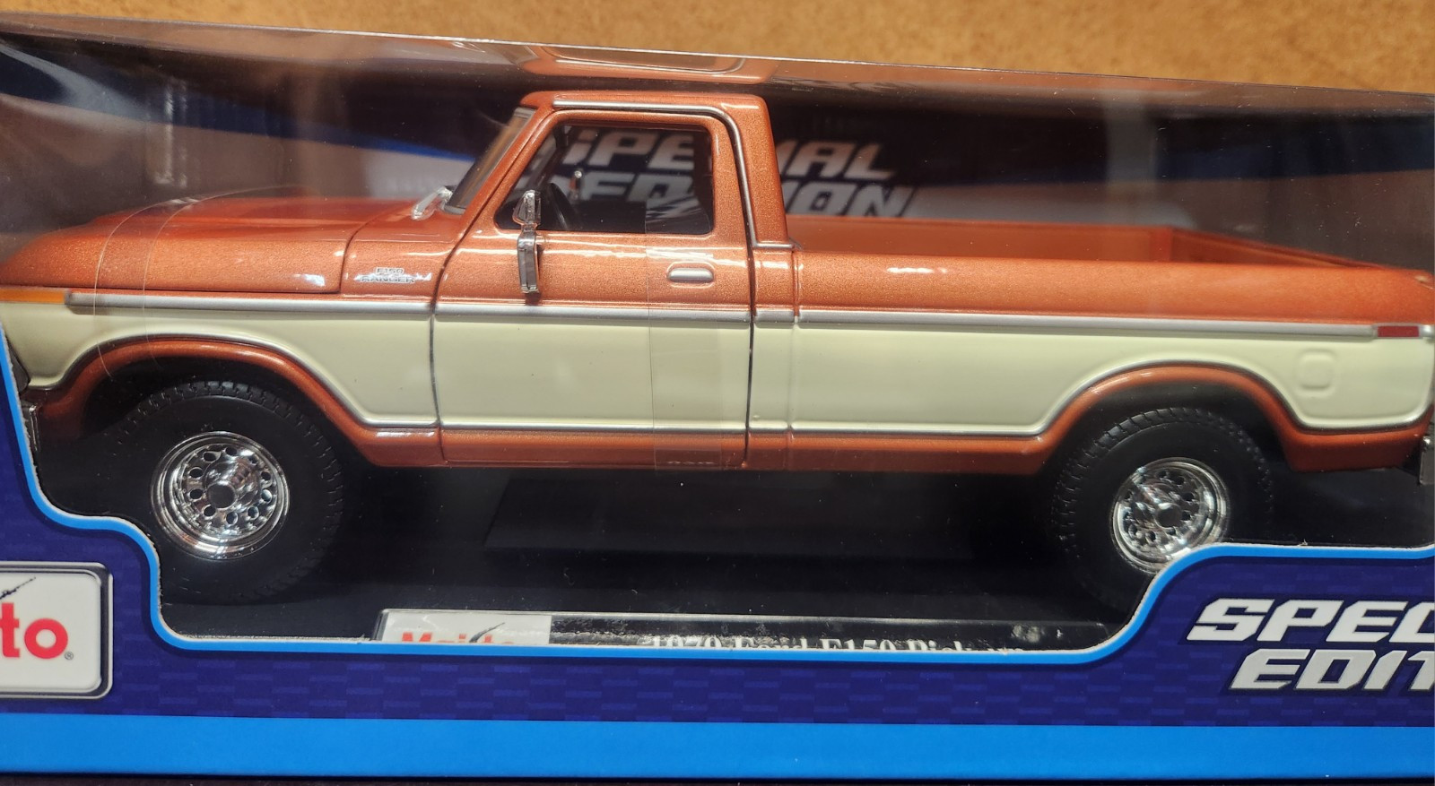 2023 Maisto 1:18 Scale Special Edition • 1979 Ford F-150 Pick-up Exclusive Style