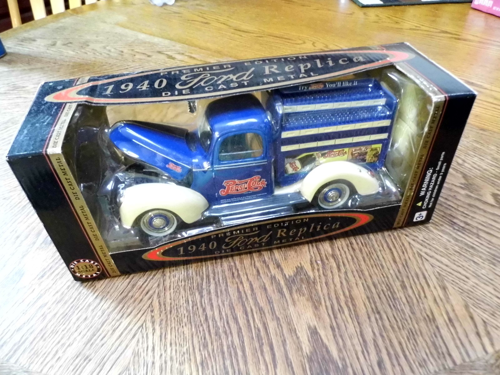 Golden Wheel 1940 Ford Pepsi Cola Delivery Diecast Truck 1:18 Scale