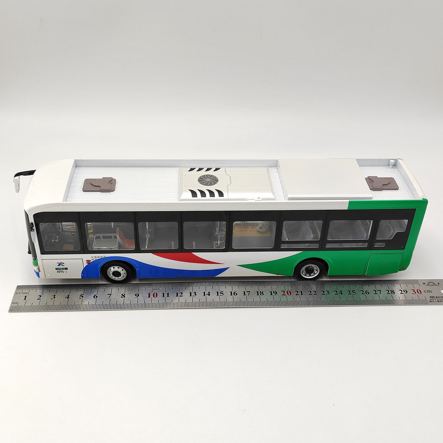 Original 1/43 Zhongtong Bus N12 LCK6126EVGRA1 Qingdao Bus Alloy Model