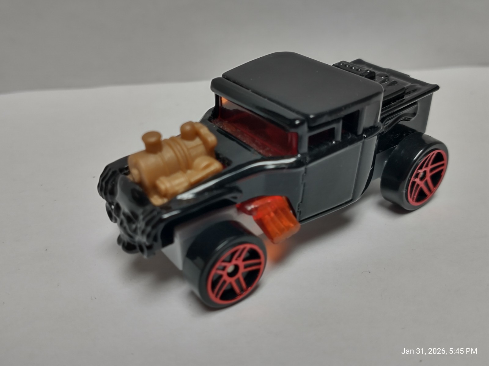 Nice Lot of 7 Older Hot Wheels 6 in Near to mint Condition Bone Shakers Lincoln