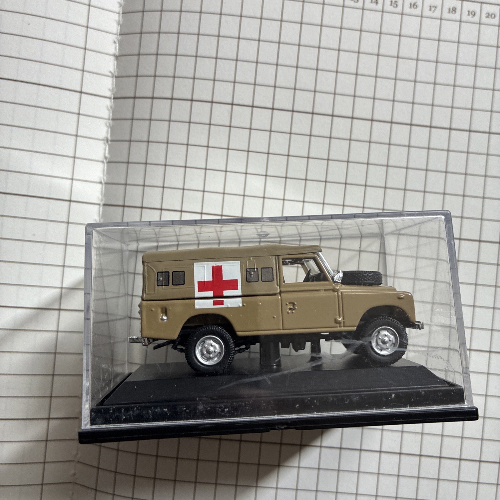 1:72 Cararama – Land Rover Series III 109″ Medical / Army
