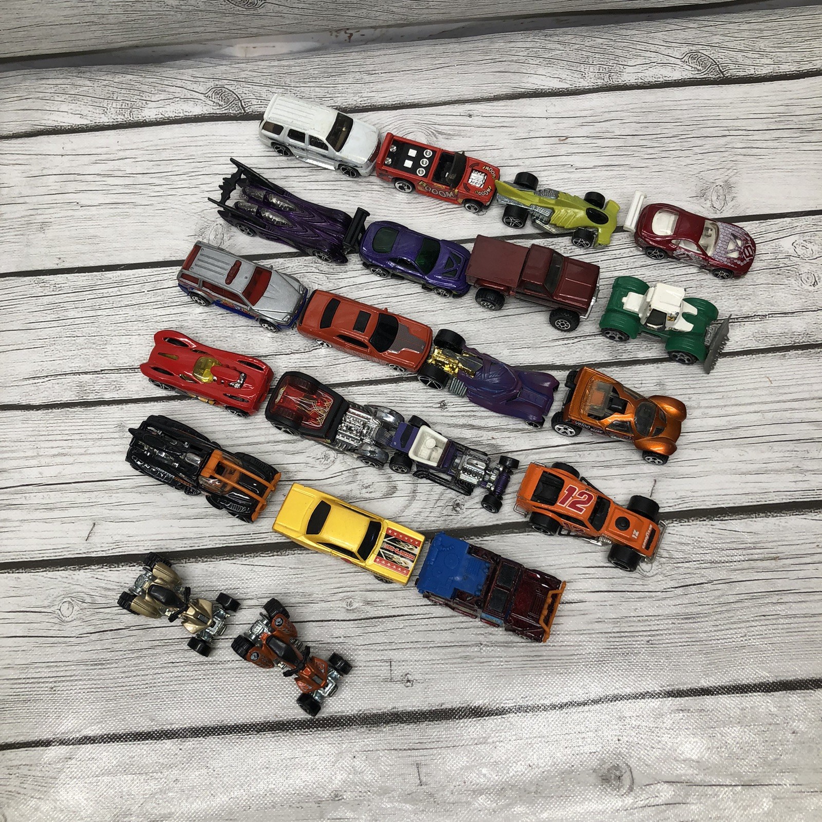 MIXED LOT OF 21 LOOSE Hot Wheels plus Other Cars