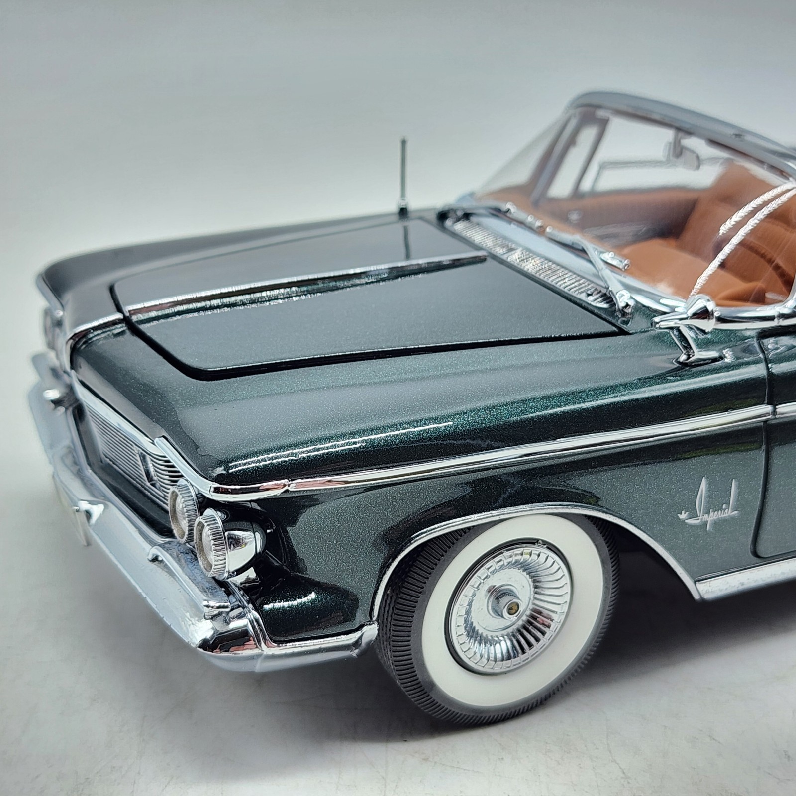 54Z Signature Models 1961 Imperial Crown Convertible 1:18 Rare Color Variant