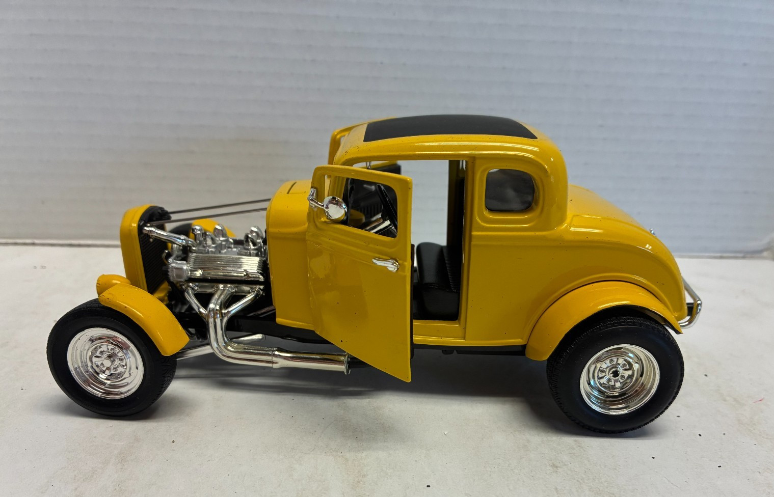 D3 ERTL American Graffiti Die Cast ’32 Ford Deuce Coupe 1:18 Scale Original Box