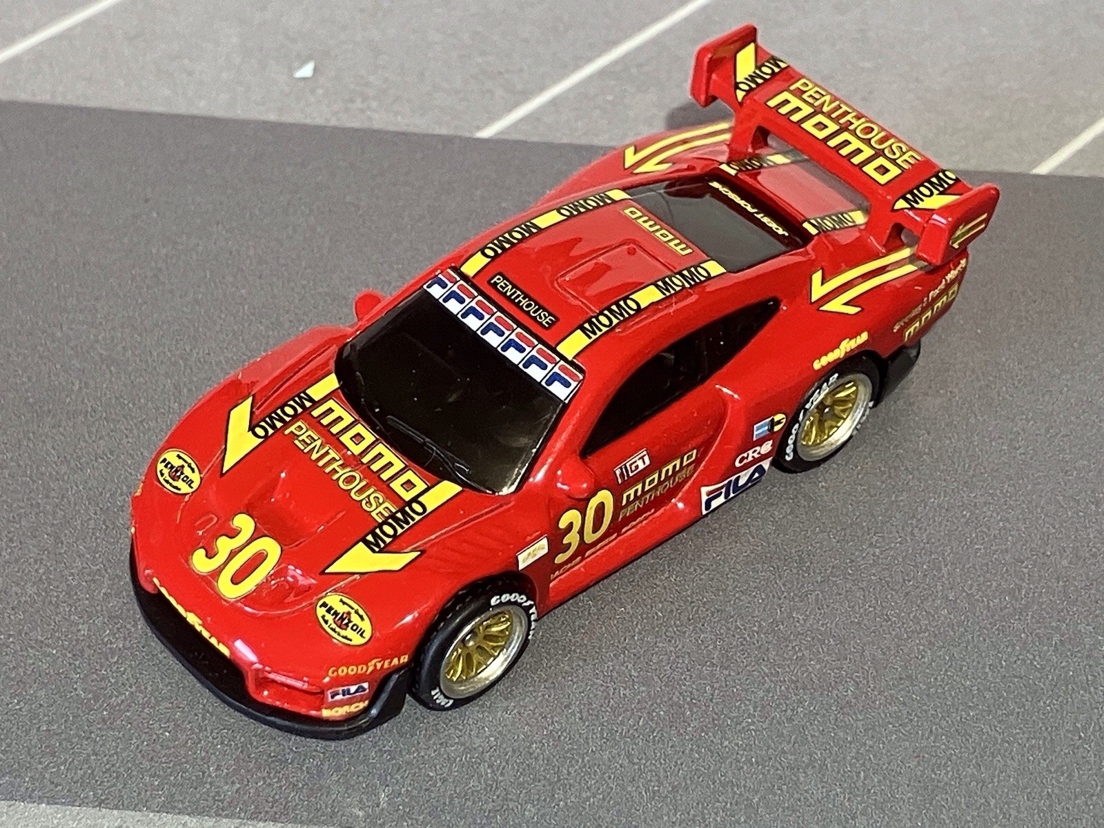 1/64 Custom Hot Wheels PORSCHE 935 w/real riders MOMO Custom