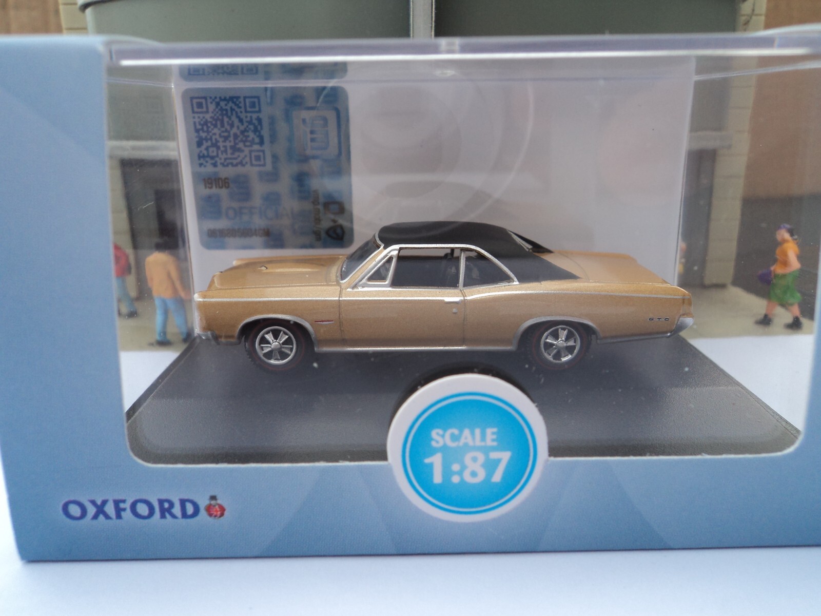 Oxford 1966 Pontiac GTO Bronze / Black 1/87 HO diecast