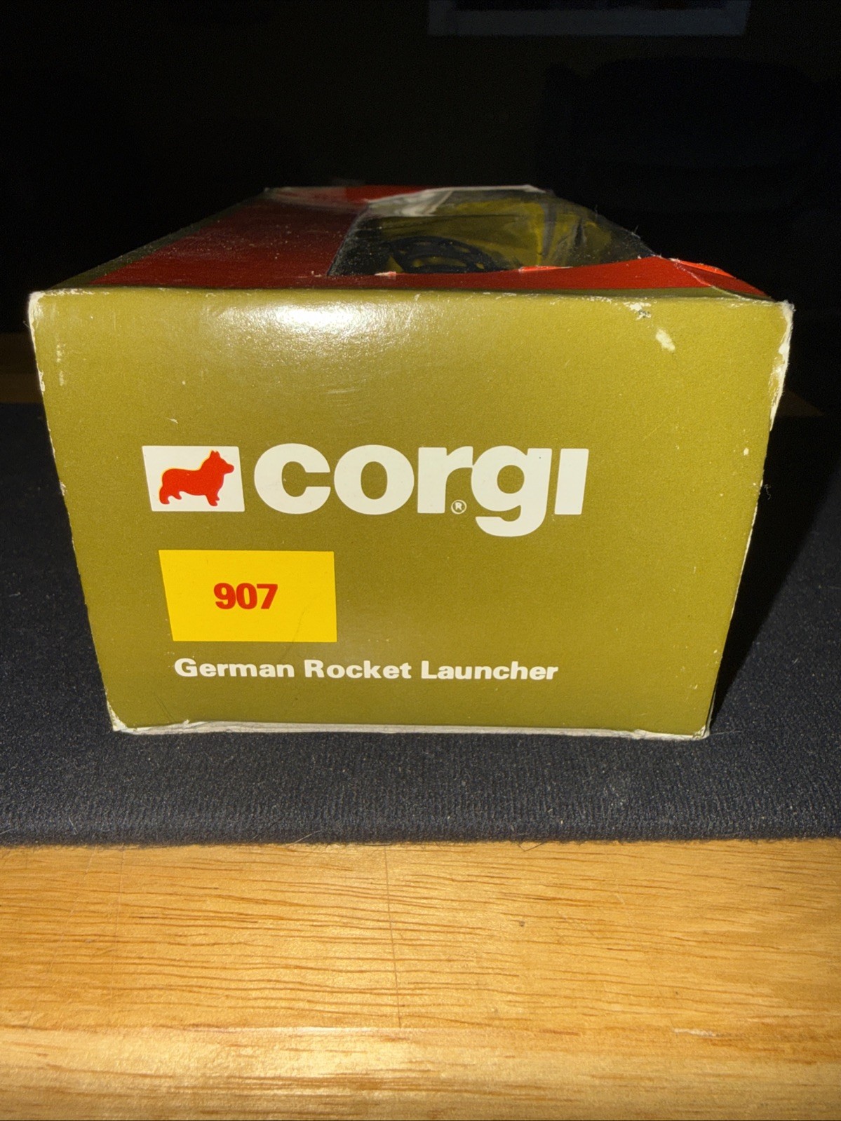 Corgi 907 Die Cast German Semi-Track Hanomog Sdkfz Rocket Launcher W/Shotman EX