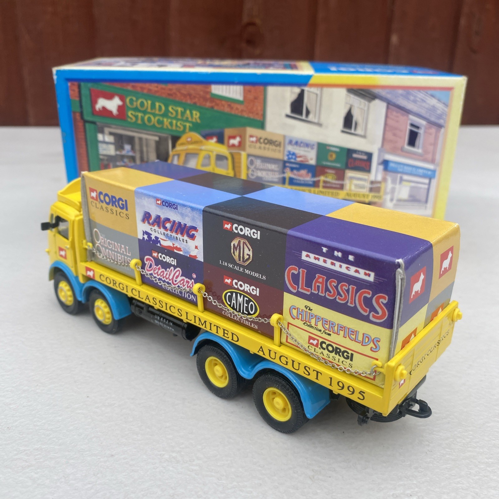 Corgi Classics August 1995 Milestone in the history CorgiERF 8 Wheel Rigid 09802