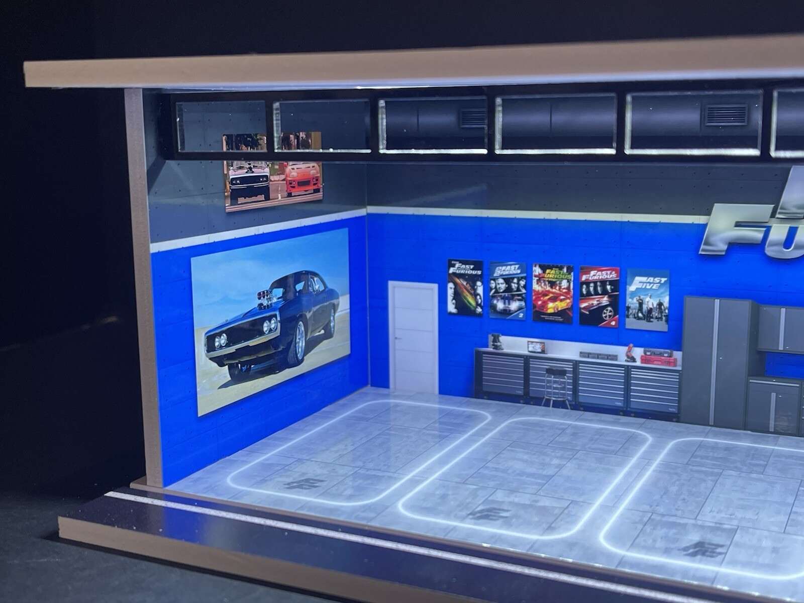 F&F Hot WheelZ Garage Theme 1:64 Model Garage Diorama LED Lighting! FAST SHIP