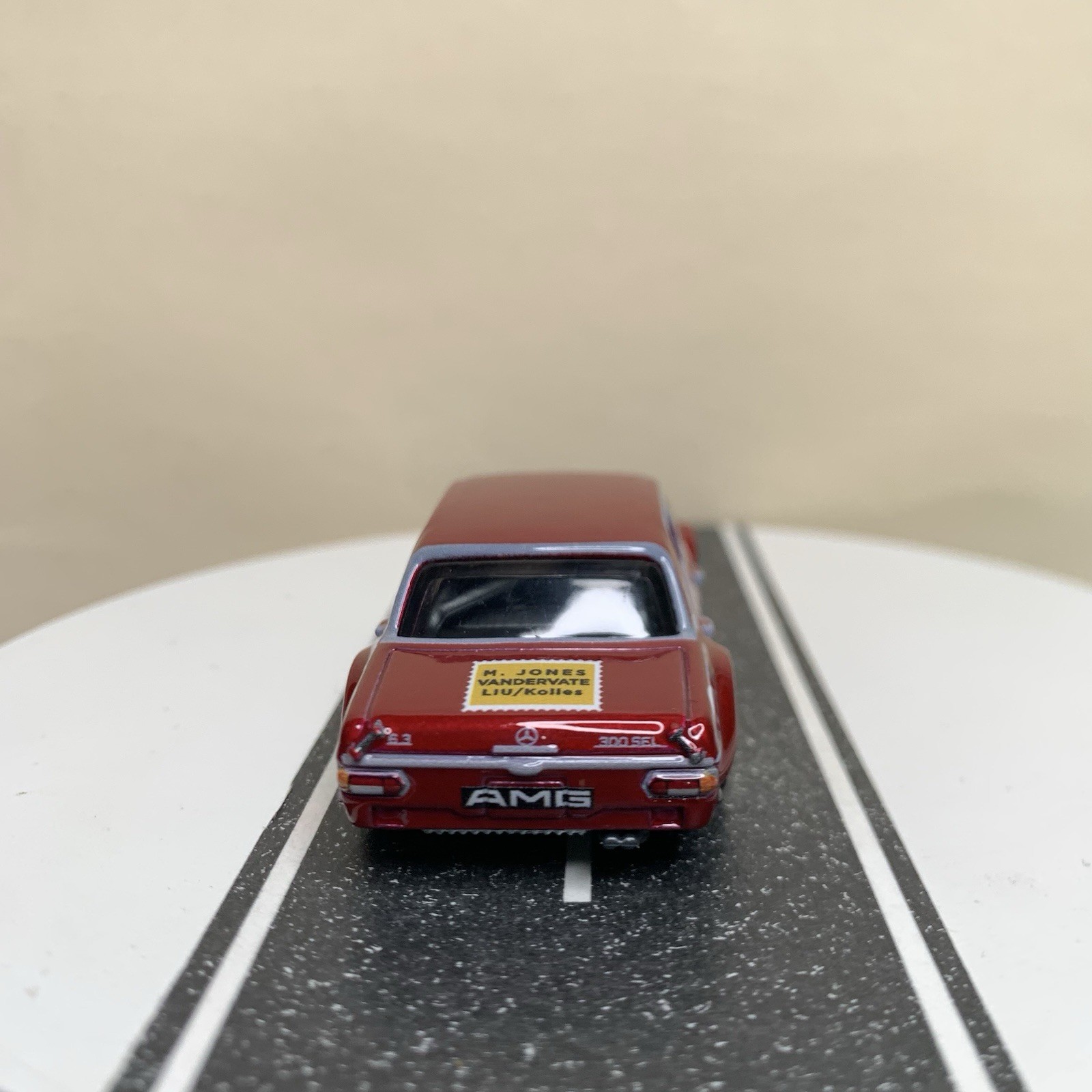 Hot Wheels Premium Deutschland Design Mercedes-Benz 300 SEL 6.8 Red w/RR 1:64 NM