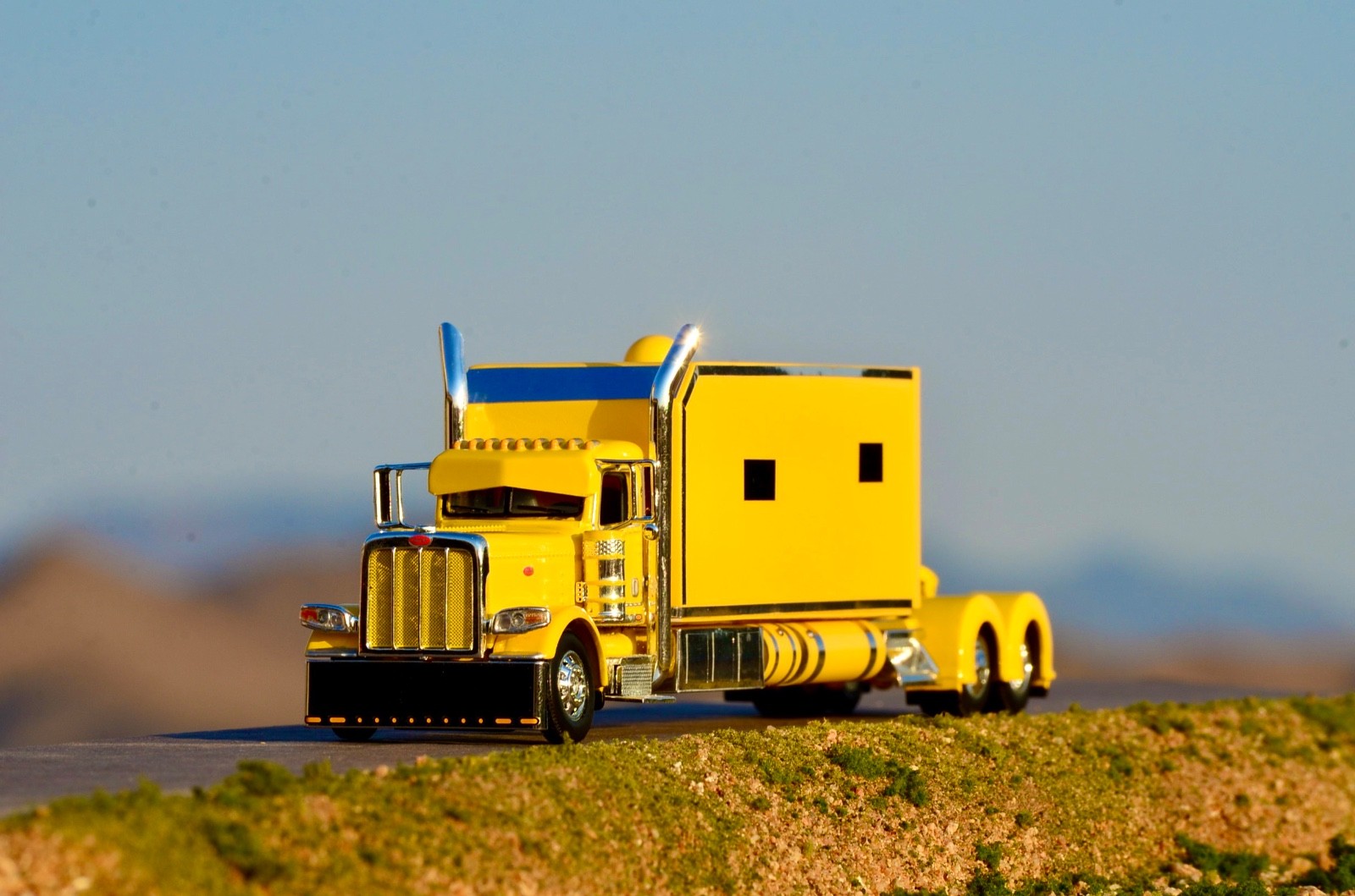 1/64 DCP Peterbilt with Huge Sleeper ** Custom Built **