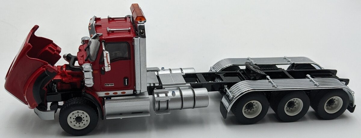 DieCast Masters 71008 1:50 Red International HX620 Day Cab Tridem Tractor NIB
