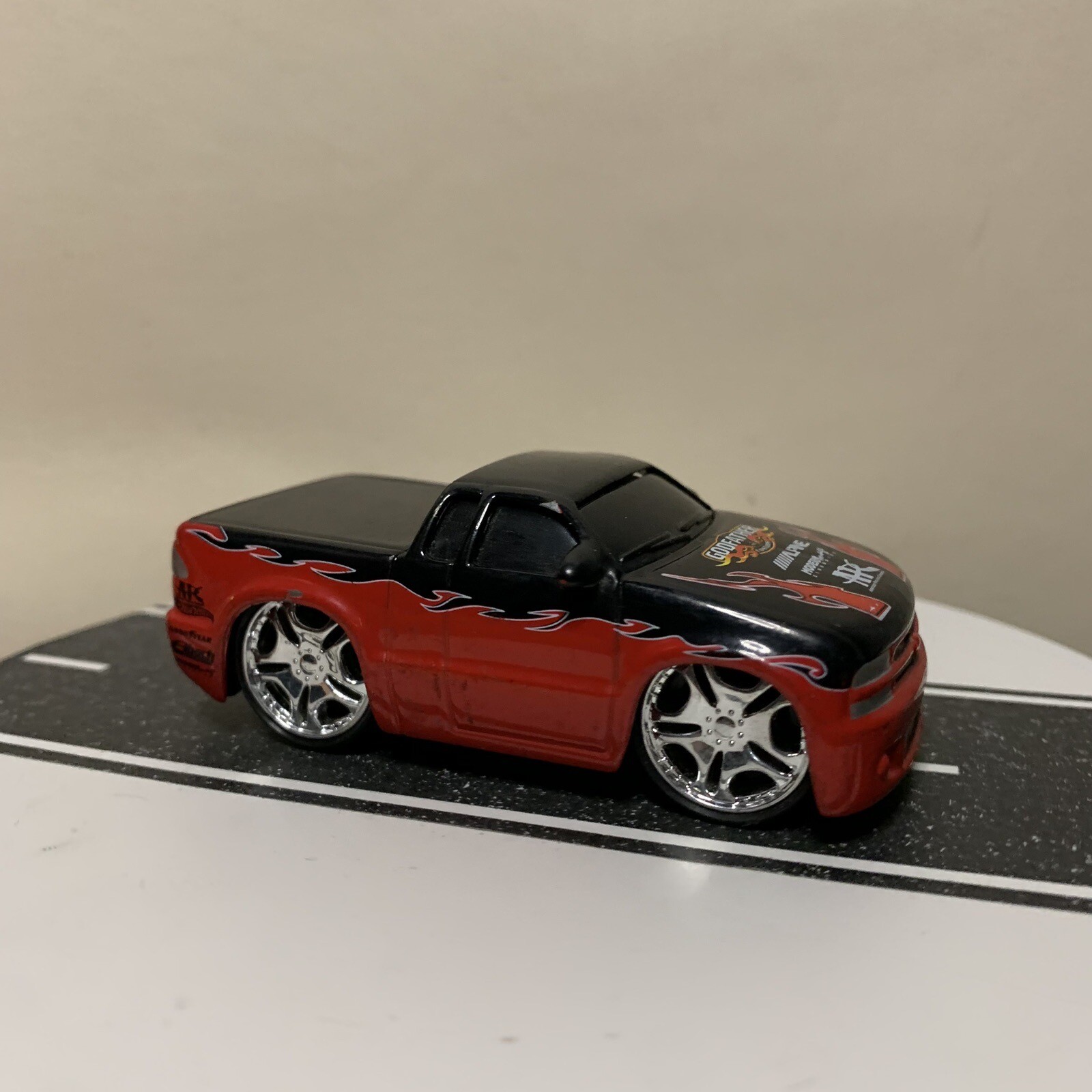 Hot Wheels Hot Tunerz Godfather Customs 2002 Chevy S10 Pickup Truck Red & Black