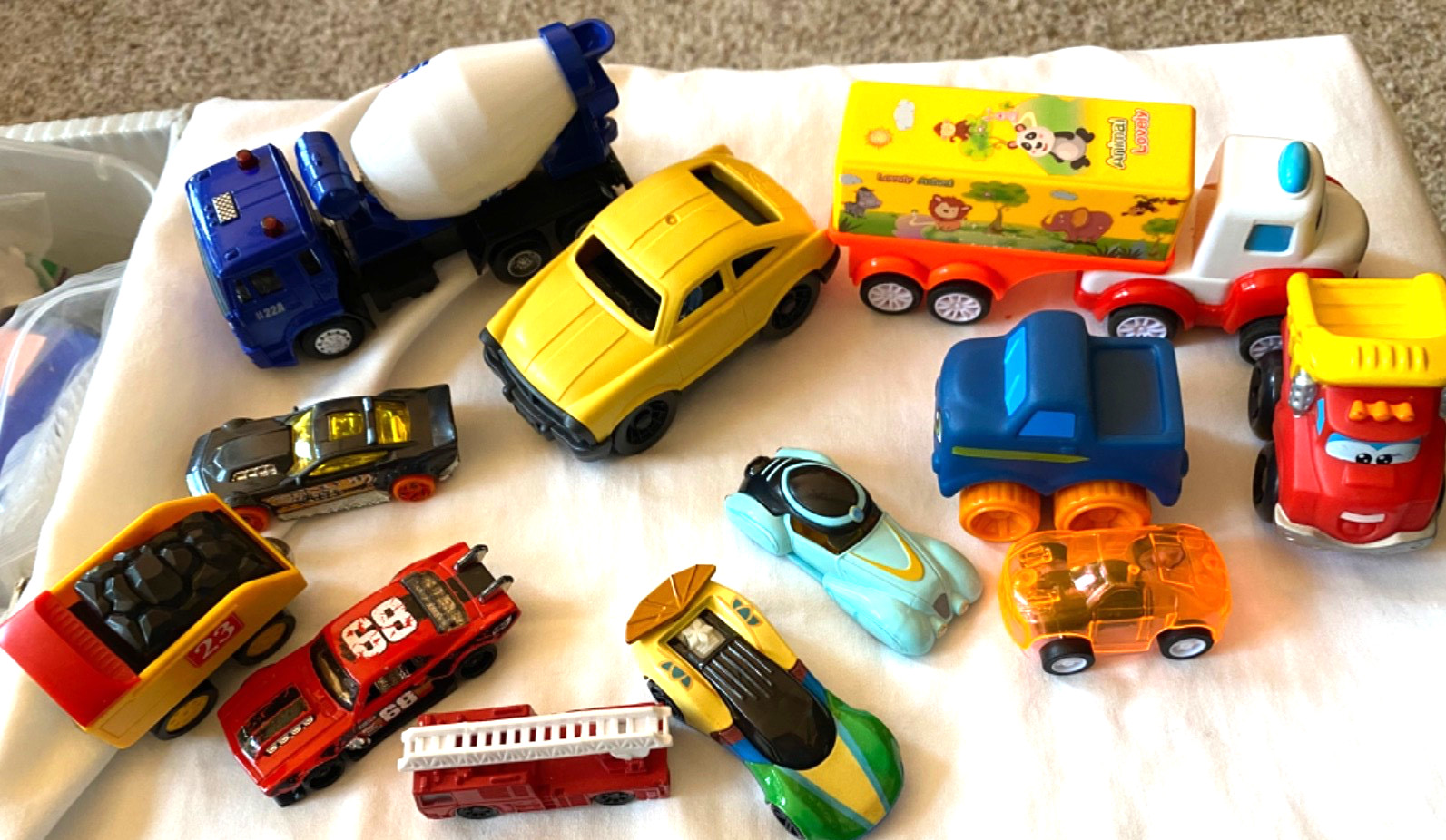Various Cars Trucks Lot of 12 Vehicle Toys 017-005