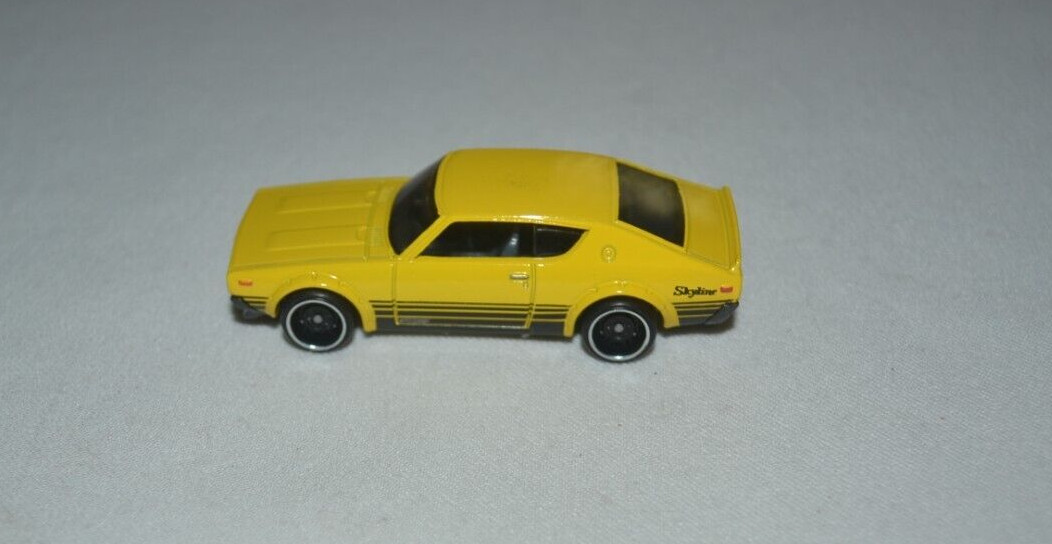 HOT WHEELS THEN AND NOW – NISSAN SKYLINE 2000 GT-R YELLOW LOOSE FREE SHIPPING