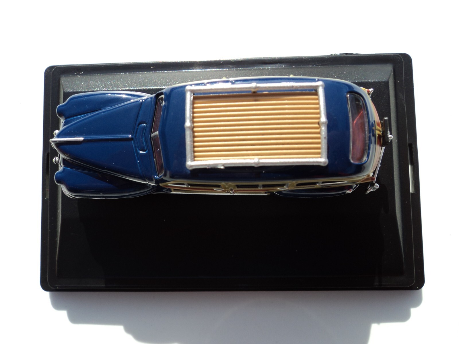 Oxford 1942 TOWN & COUNTRY WOODY WAGON Blue w/ Wood Panels 1/87 HO