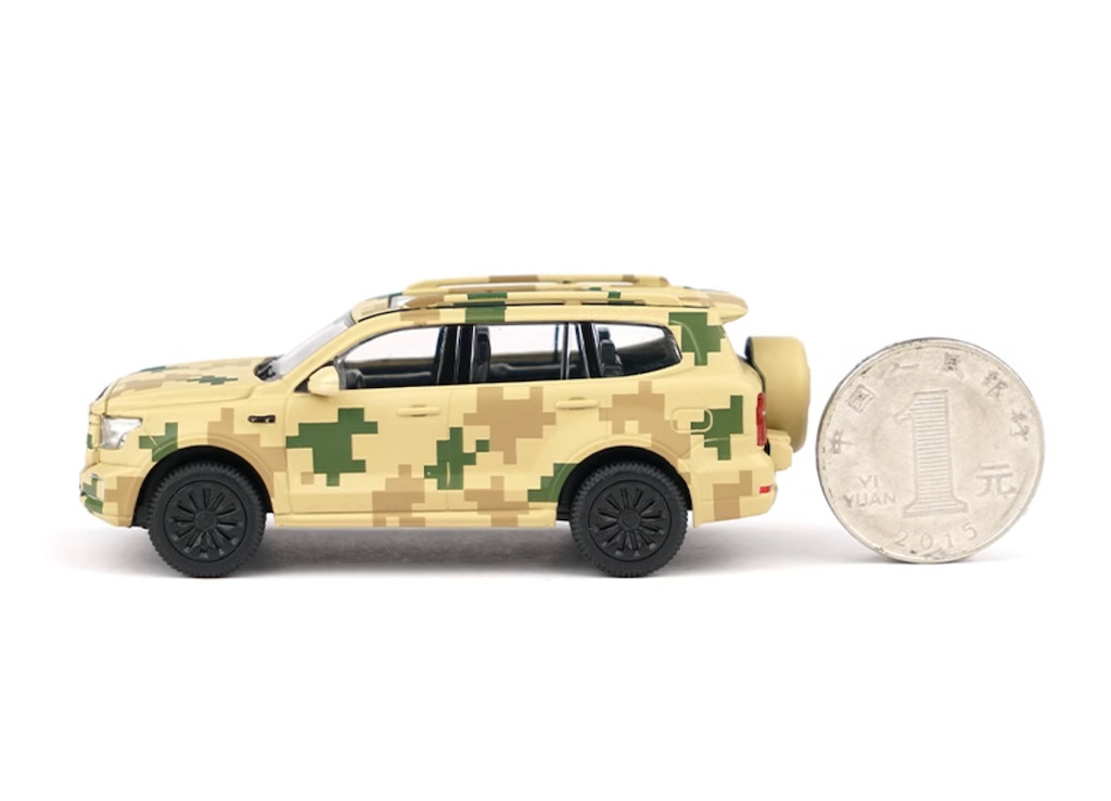 XCARTOYS 1:64 Camo Tank 500 Sports ORV City SUV Model Diecast Metal Car