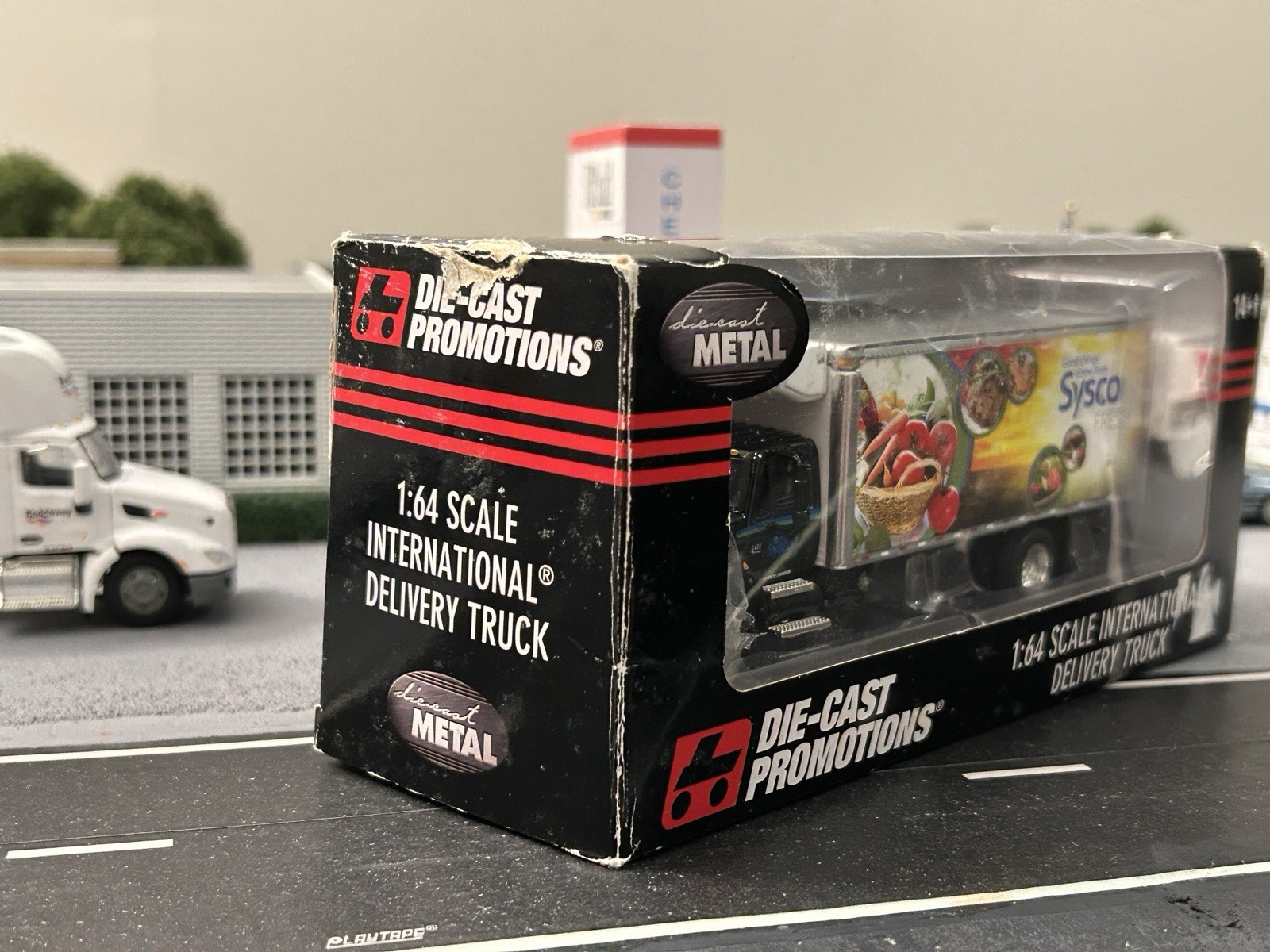 RARE – Sysco FRESH International 4400 Refrigerated 1/64 Diecast Truck DCP 33758