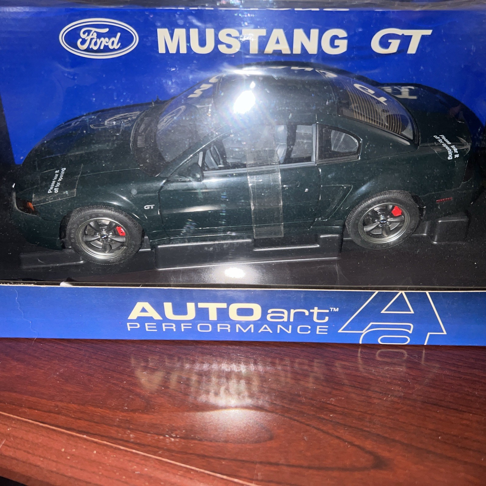 1/18 SCALE AUTOART FORD MUSTANG GT BULLIT 2001 HIGHLAND GREEN 72851