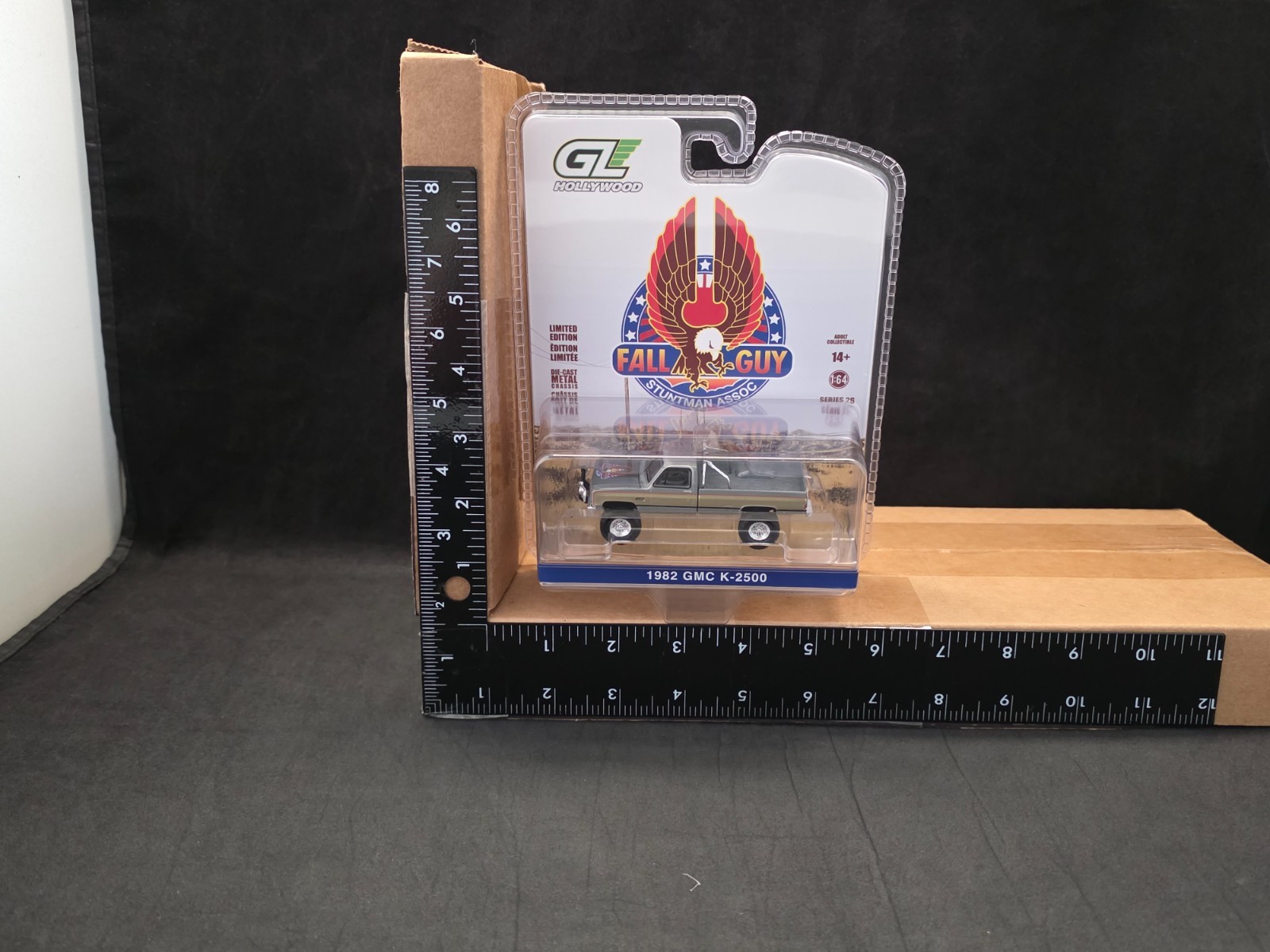 Greenlight Hollywood Series 26 “Fall Guy” 1982 GMC K-2500 Pickup **RAW CHASE**