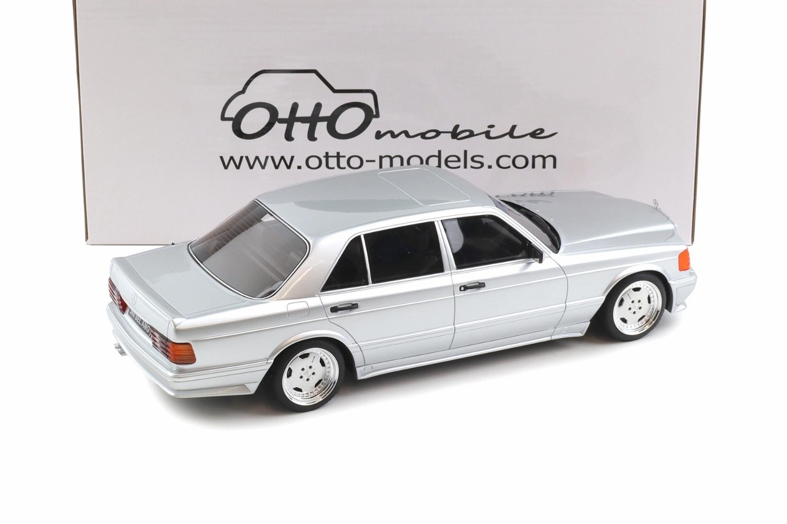 Otto 1989 Mercedes-Benz 560 6.0L SEL AMG W126 Brilliant Silver 1:18 OT1251