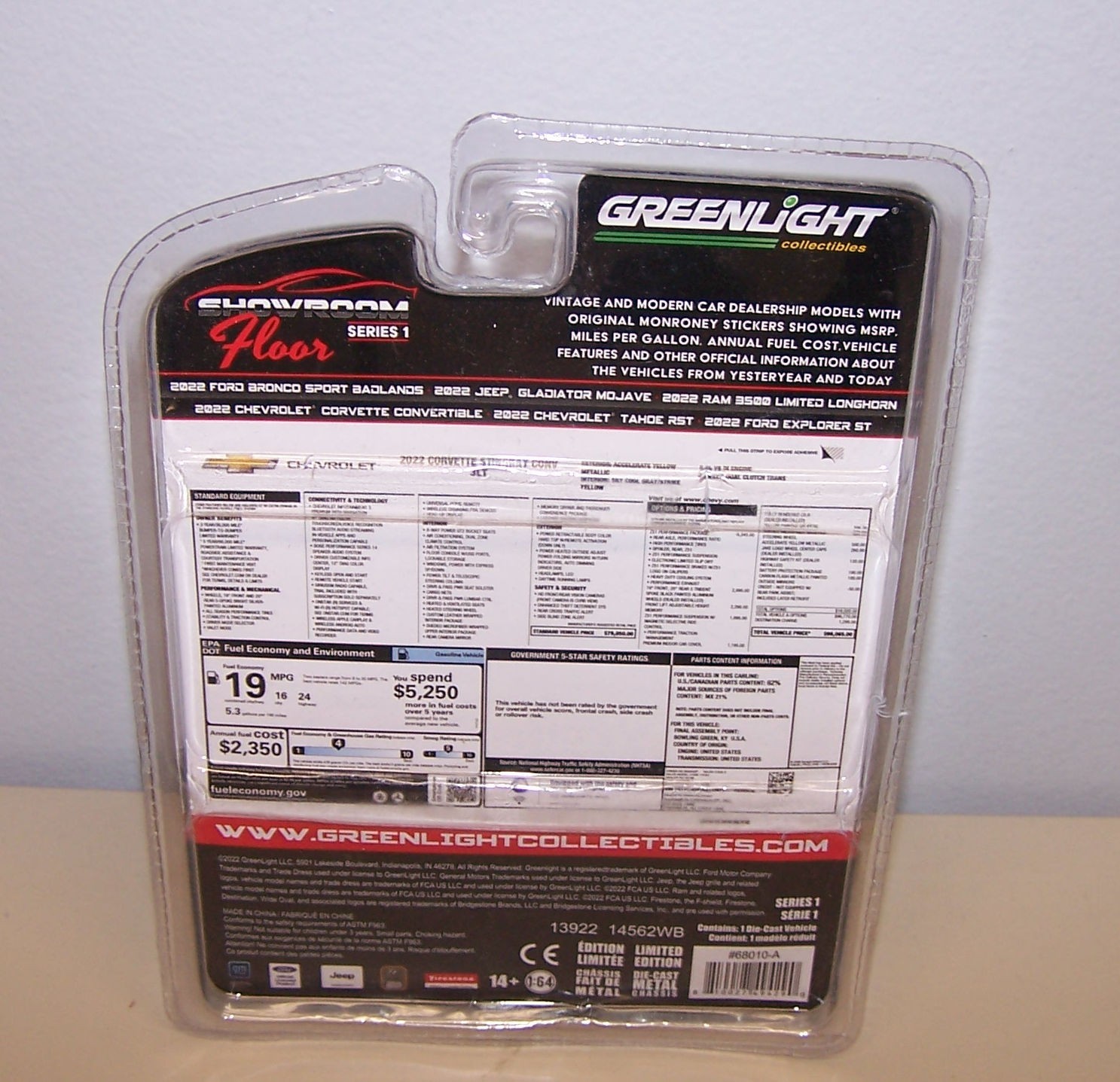 GREENLIGHT SHOWROOM FLOOR SERIES 1 2022 CHEVROLET CORVETTE 1/64