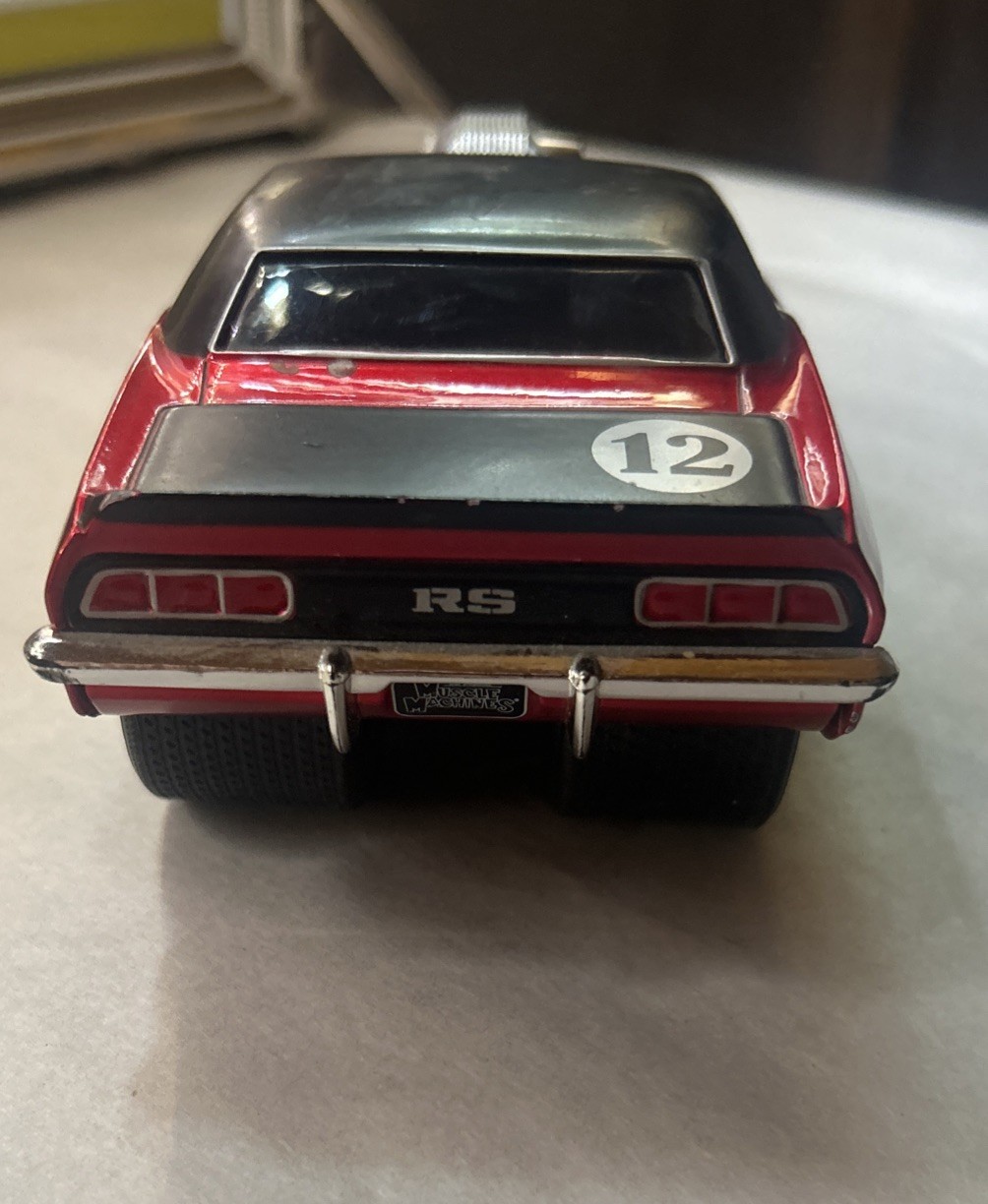 Maisto Muscle Machines – 1969 Chevrolet Camaro RS Red #12 – 1:24 Diecast