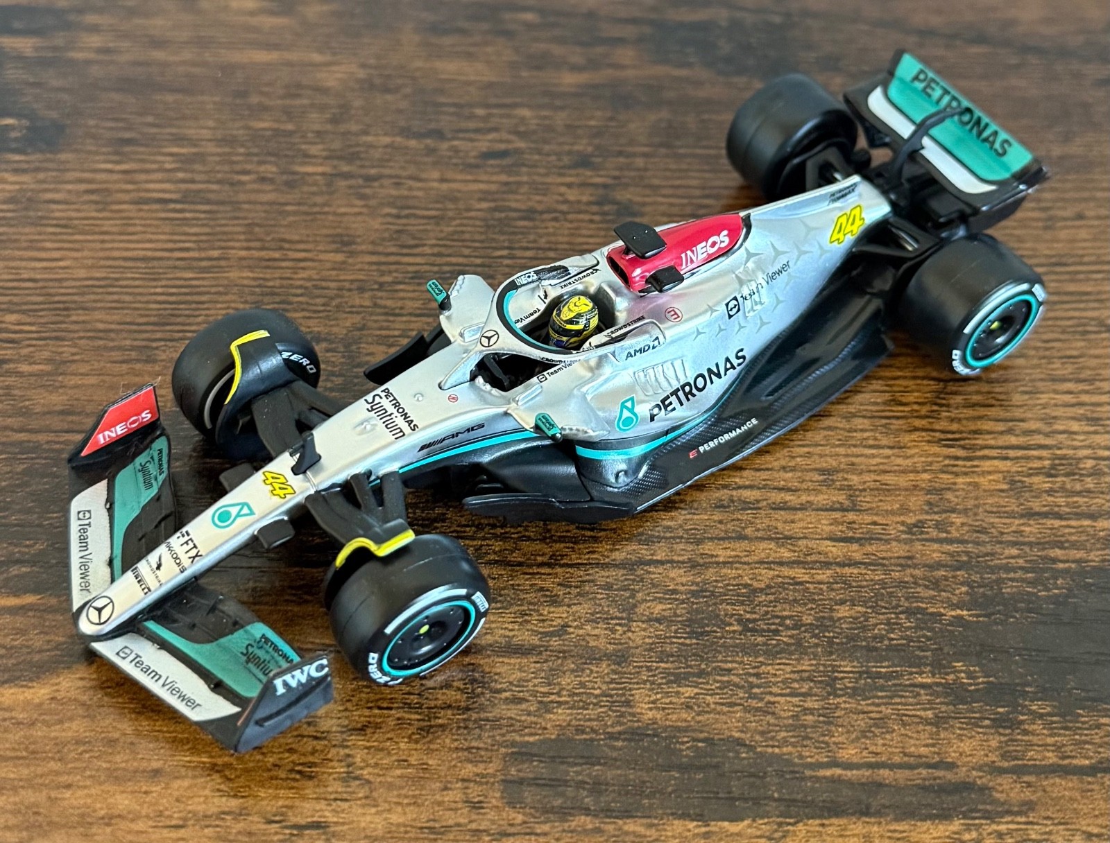 Bburango 1/43 F1 Lewis Hamilton Mercedes-AMG W13 Formula 1 Race Car with Driver