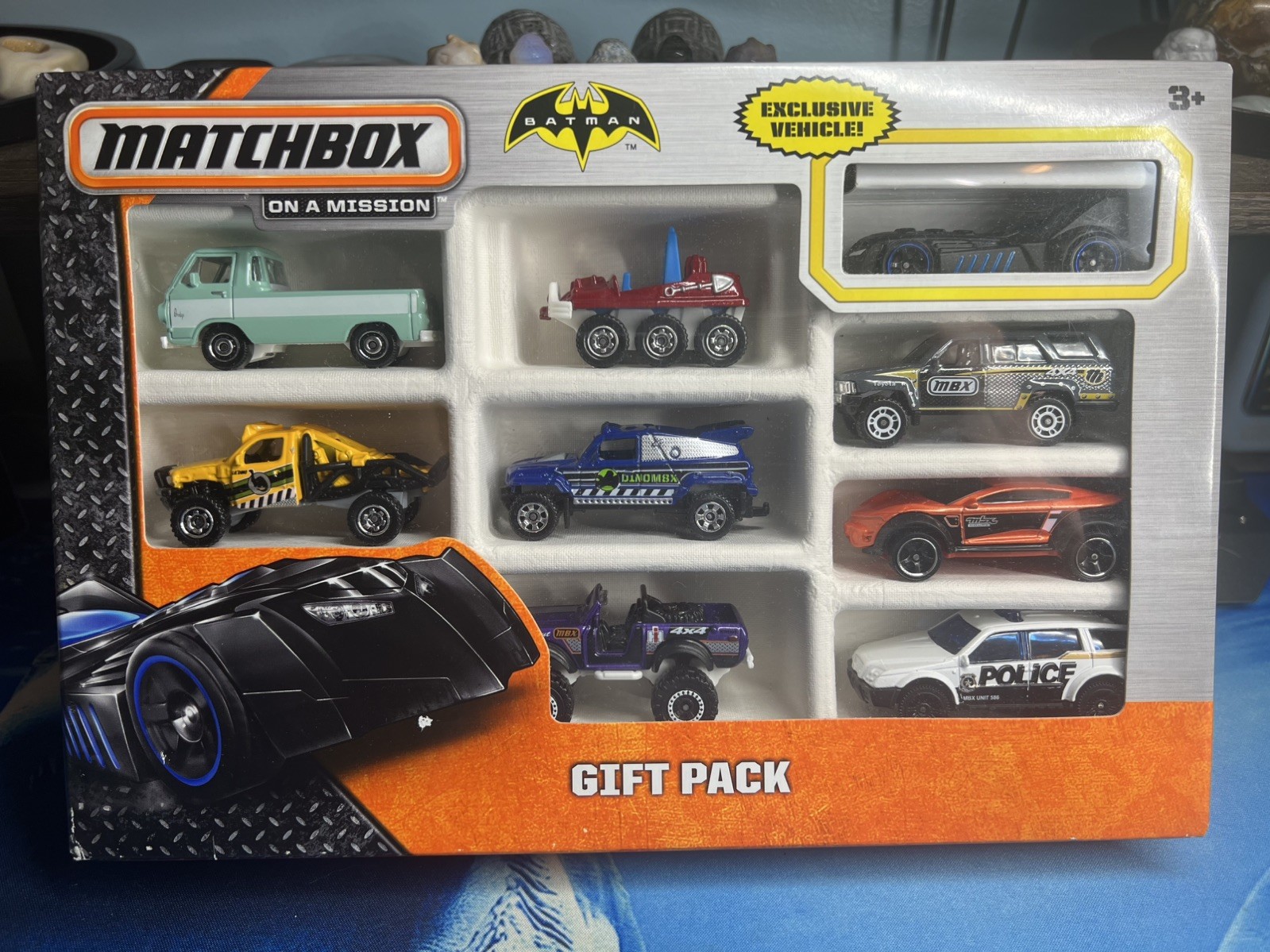 Matchbox On A Mission 9-Pack Gift Pack – Batman Exclusive Vehicle – BFP77