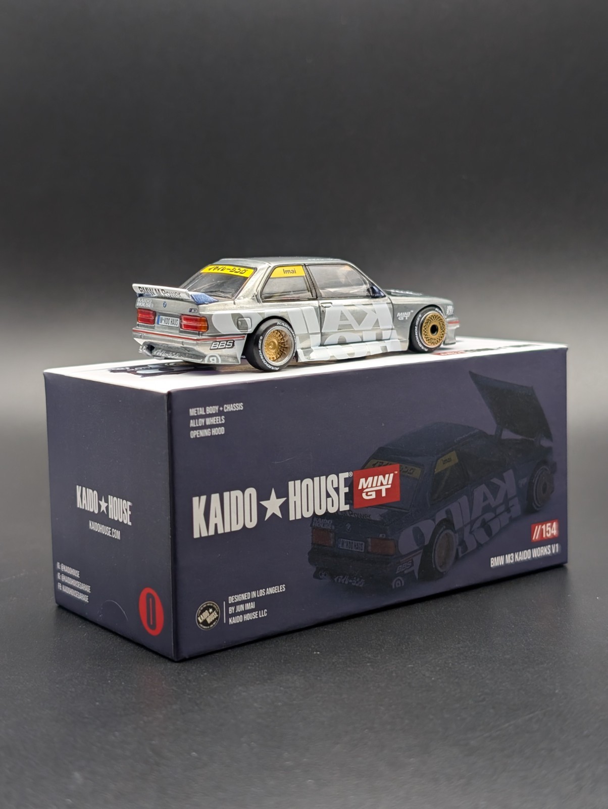 CHASE! Kaido House Mini GT KHMG154 BMW M3 (E30) Kaido Works V1