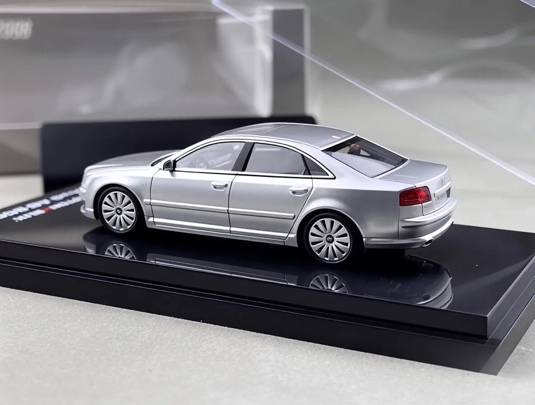 MH 1:64 Silver S8 2008 Luxury Sedan Sports Model Diecast Metal Car