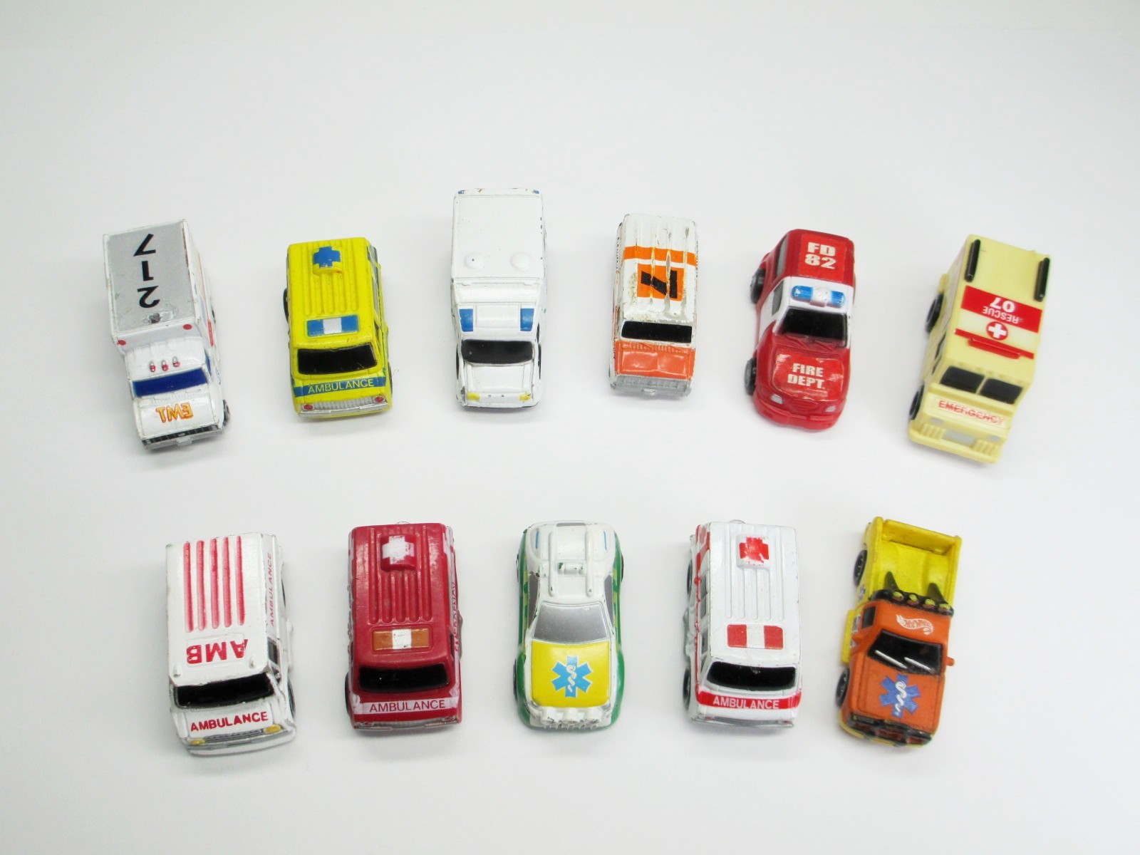 Micro Machines Ambulance Emergency Cars Vans Rescue N Scale Vehicles Lot